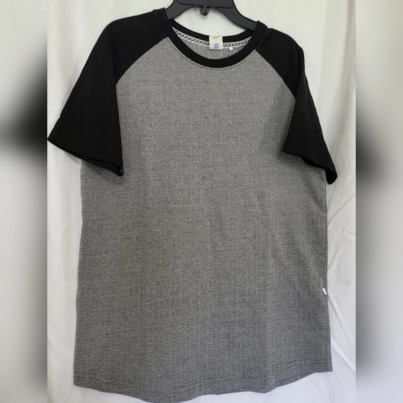 Sovereign Code Boys 100% Cotton Black & Gray Colorblock Shirt Size XL (18-20)‎ - Picture 1 of 6